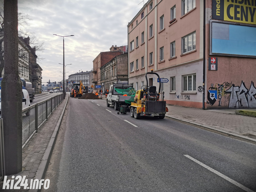 Roboty drogowe na Dworcowej