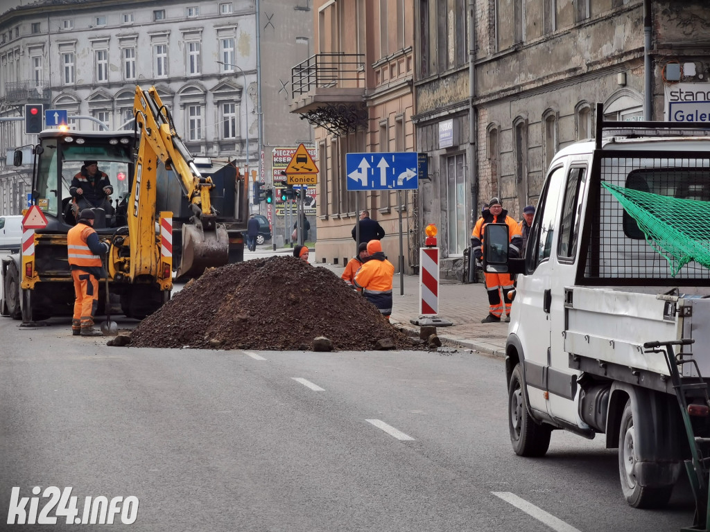 Roboty drogowe na Dworcowej