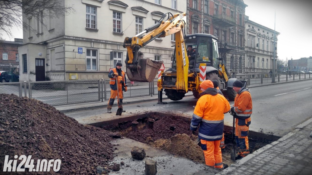Roboty drogowe na Dworcowej