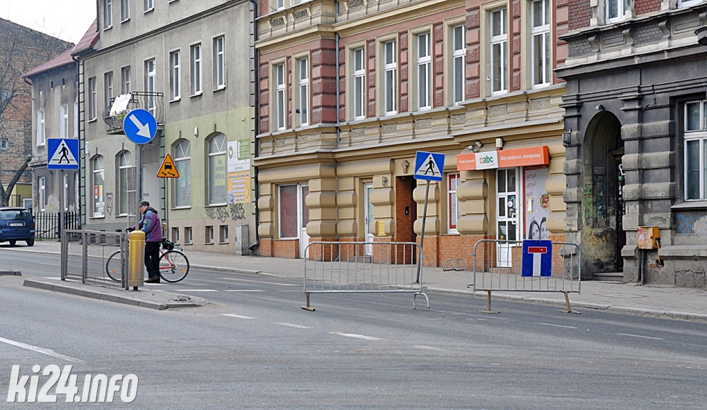 Roboty drogowe na Dworcowej