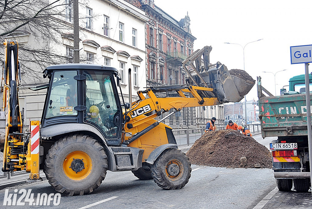 Roboty drogowe na Dworcowej
