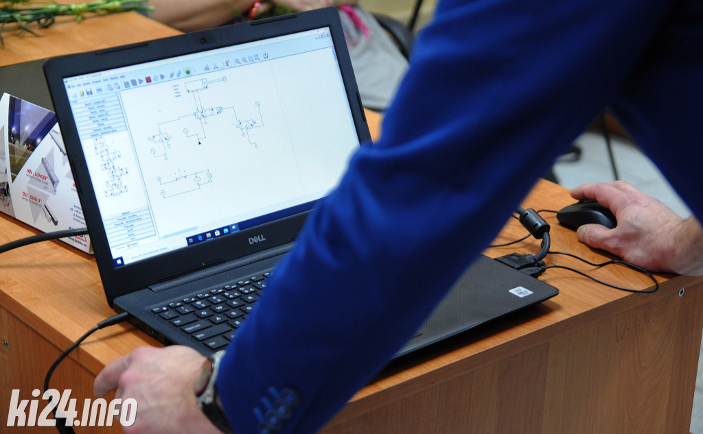 Otwarcie pracowni mechatroniki w CKZ