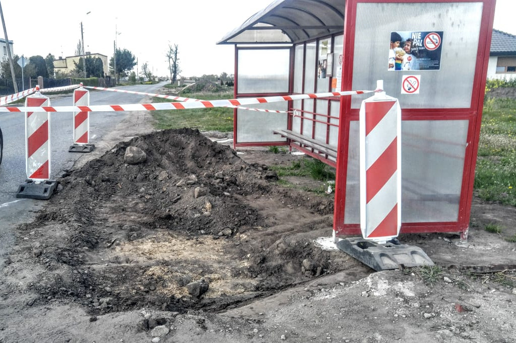 Ludzkie kości pod przystankiem autobusowym