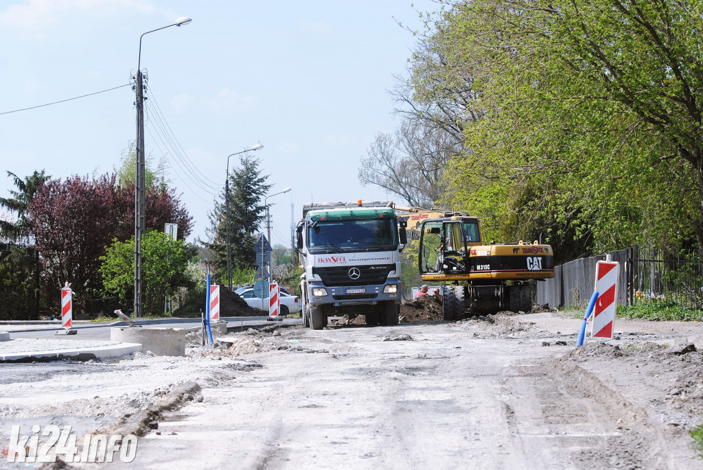 Budowa ronda u zbiegu uicy Długiej u Marulewskiej