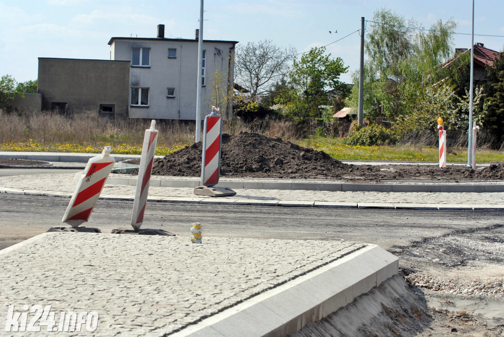 Budowa ronda u zbiegu uicy Długiej u Marulewskiej