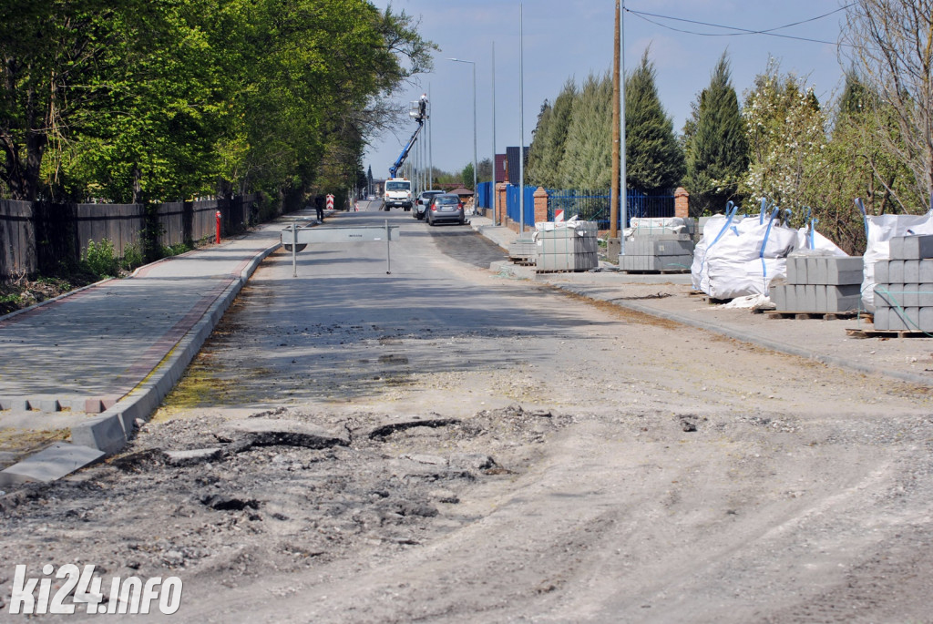 Budowa ronda u zbiegu uicy Długiej u Marulewskiej