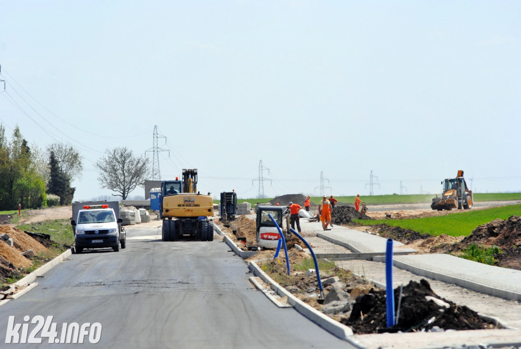 Budowa ronda u zbiegu uicy Długiej u Marulewskiej