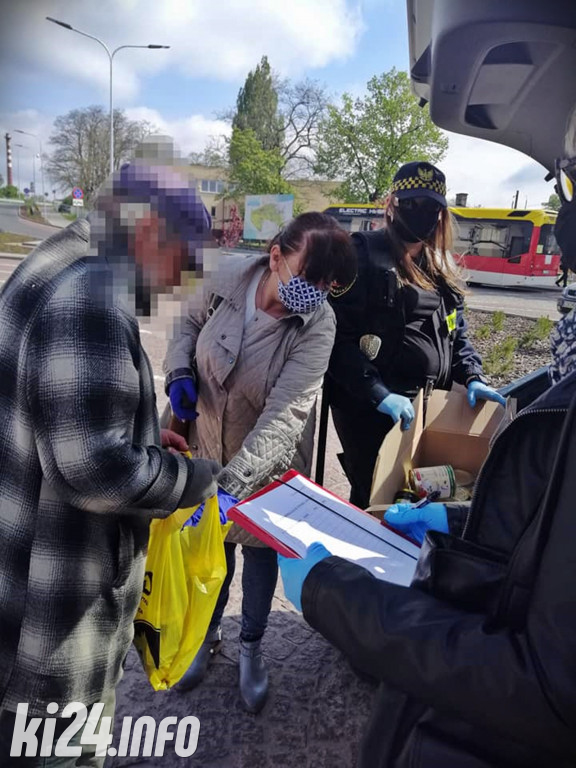 Straż Miejska i MOPS pomagają osobom bezdomnym