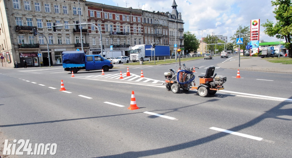 Odświeżanie oznakowania przy Dworcowej i Laubitza