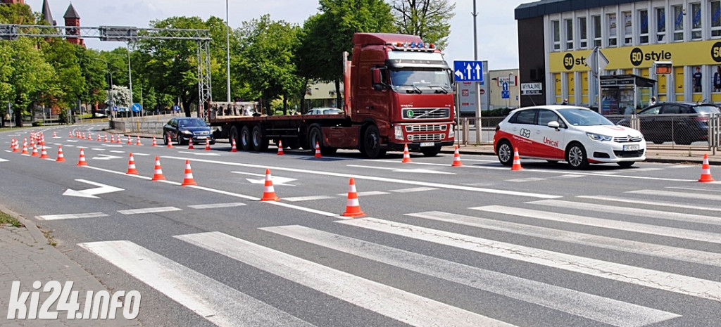 Odświeżanie oznakowania przy Dworcowej i Laubitza