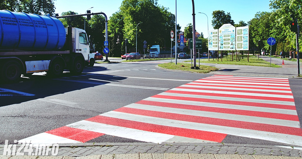 Biało-czerwone zebry