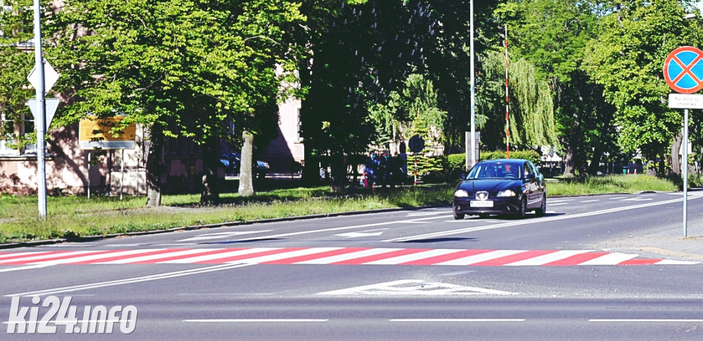 Biało-czerwone zebry