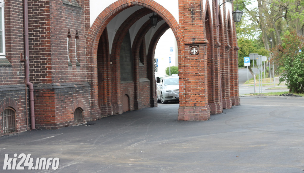 Remont parkingu przed starostwem
