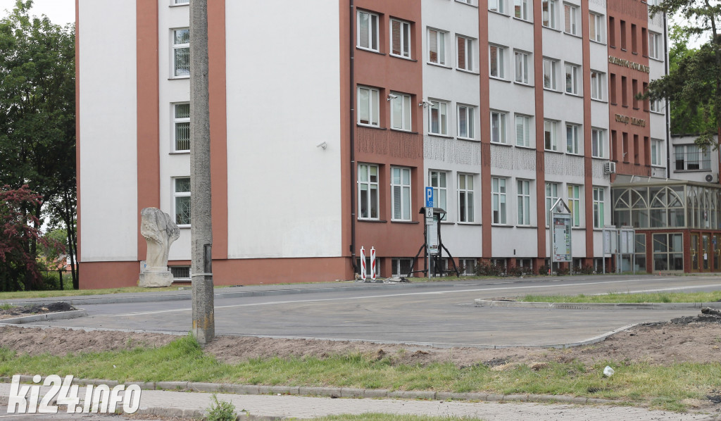 Remont parkingu przed starostwem