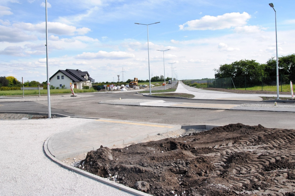 Budowa ronda przy Długiej i Marulewskiej