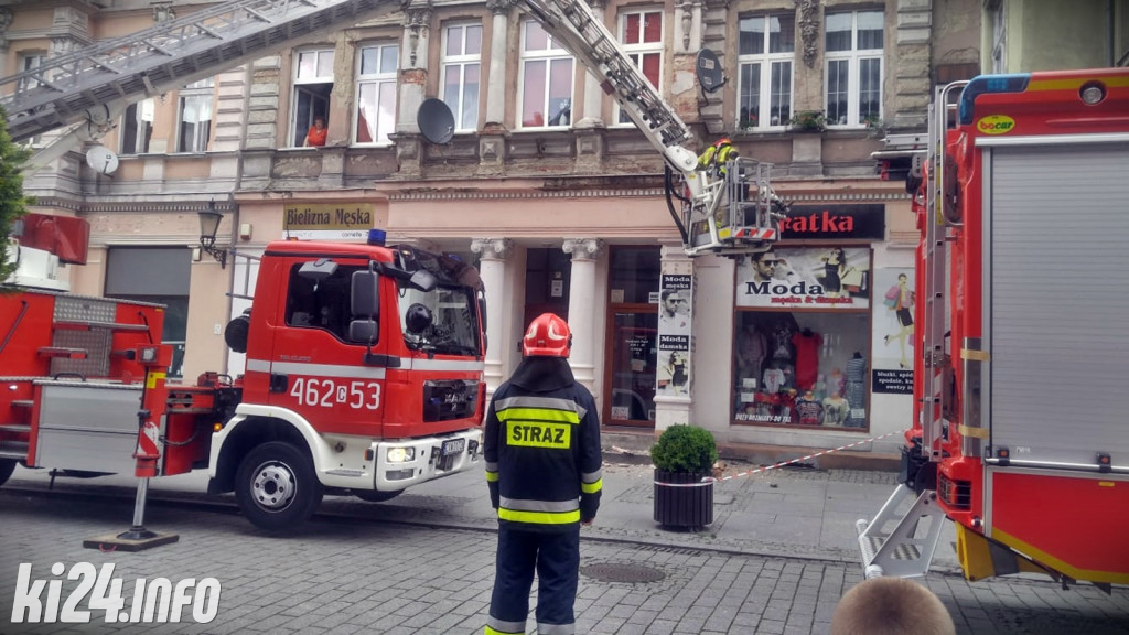 Z kamienicy na Królówce odpadał tynk