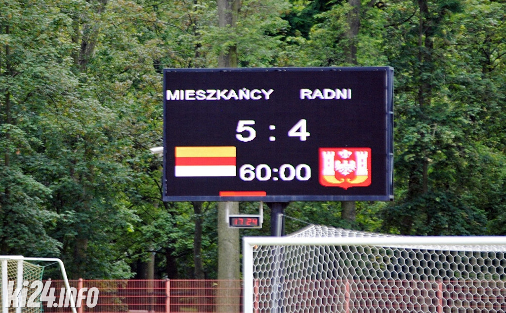 Ósma edycja meczu mieszkańcy kontra urzędnicy