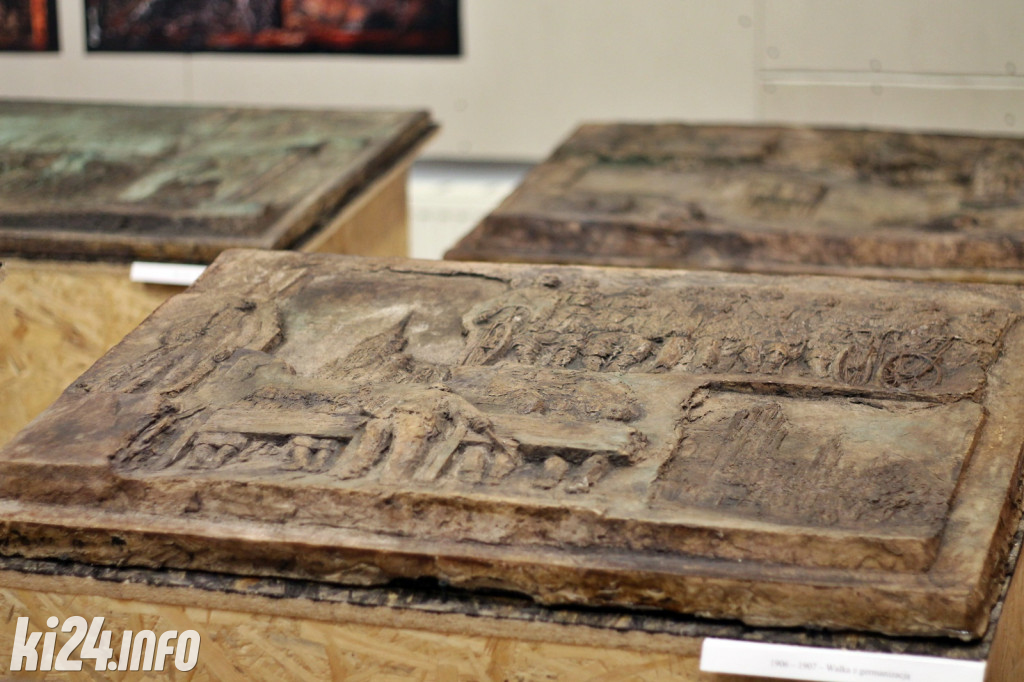 W muzeum można zobaczyć projekt drzwi do inowrocławskiej fary