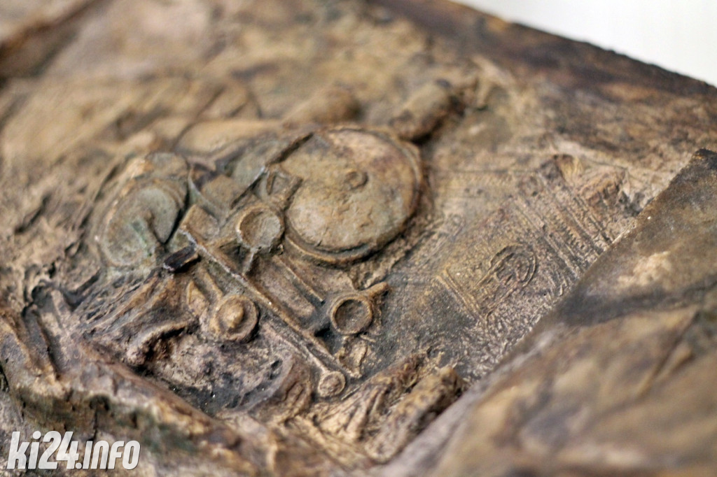 W muzeum można zobaczyć projekt drzwi do inowrocławskiej fary