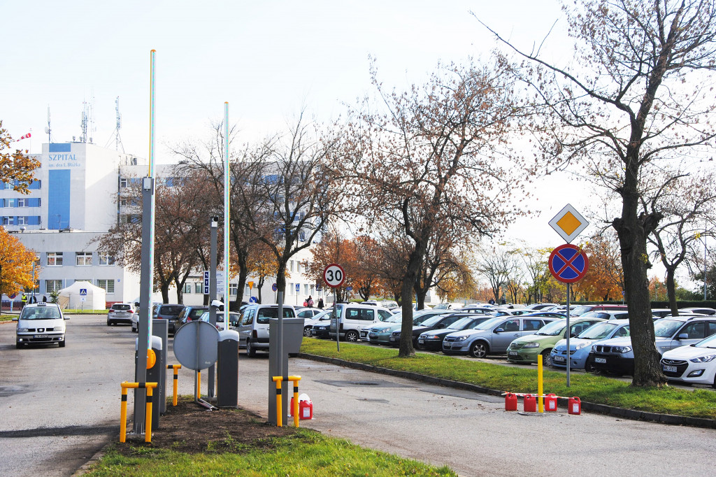 Płatny parking przed szpitalem