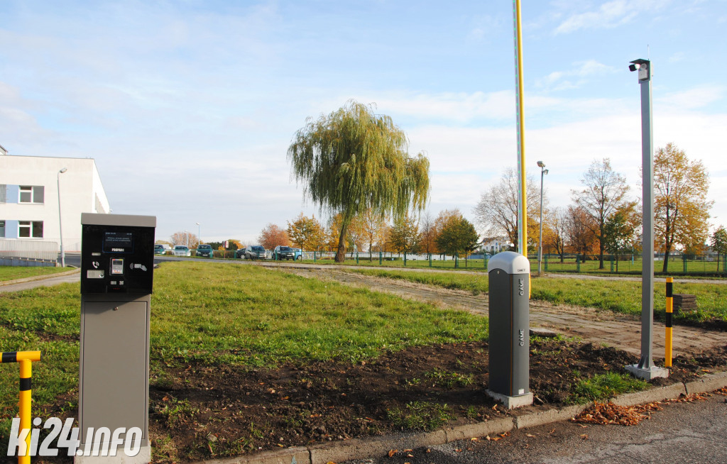Płatny parking przed szpitalem