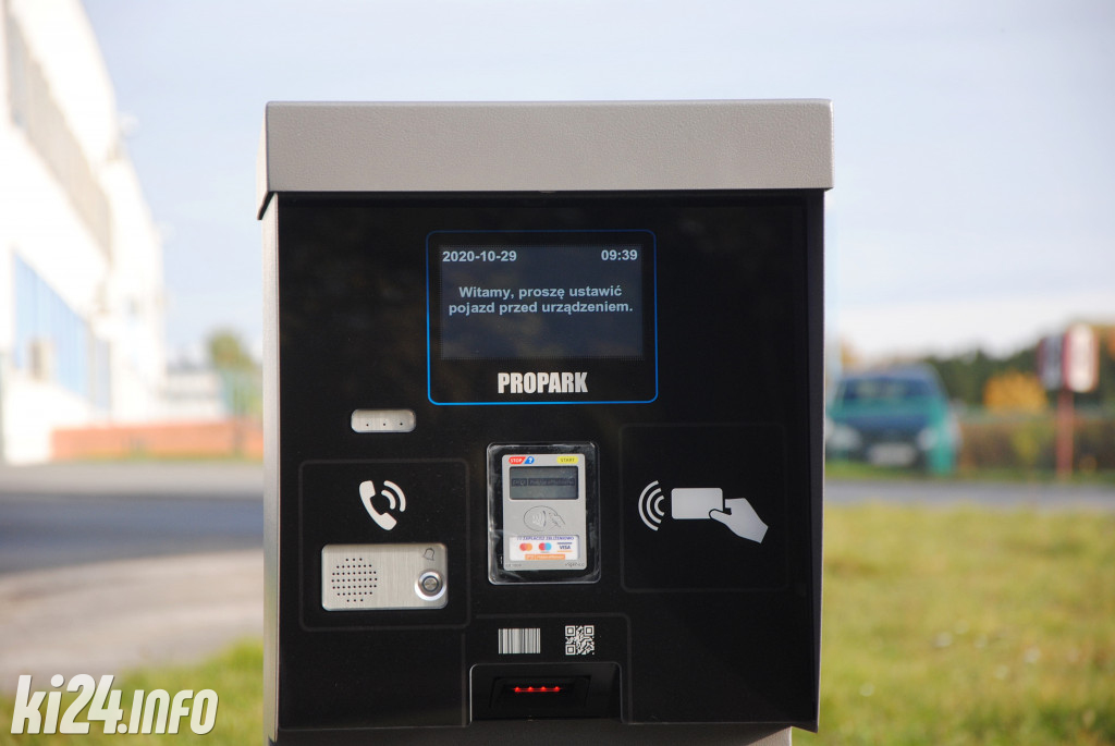 Płatny parking przed szpitalem