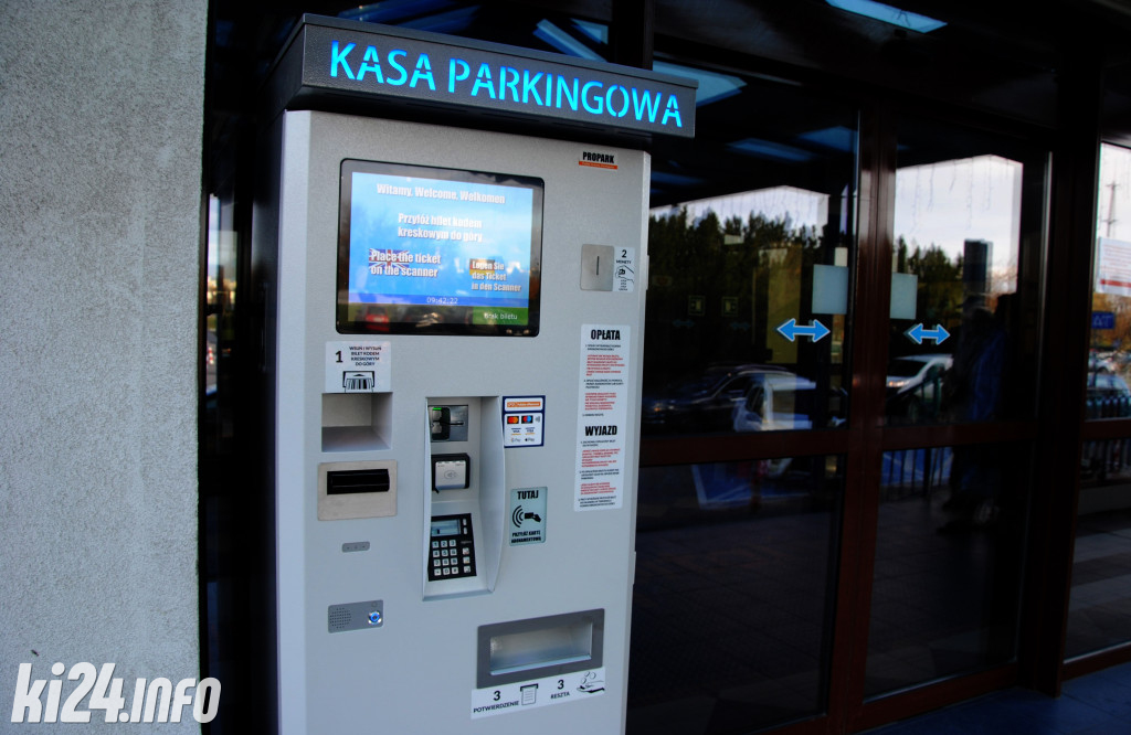 Płatny parking przed szpitalem