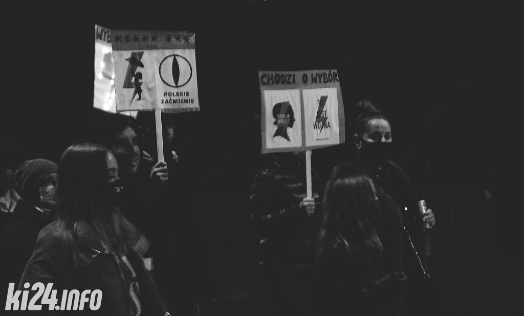 Protest przeciw wyrokowi TK