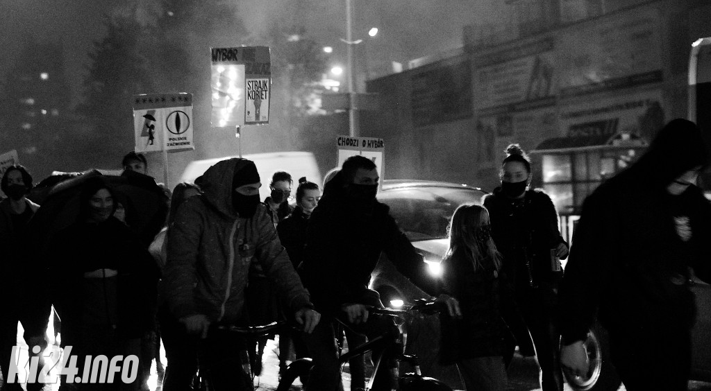 Protest przeciw wyrokowi TK