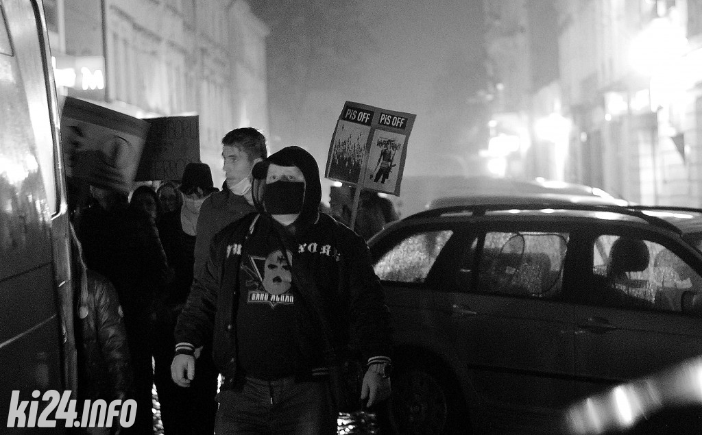 Protest przeciw wyrokowi TK