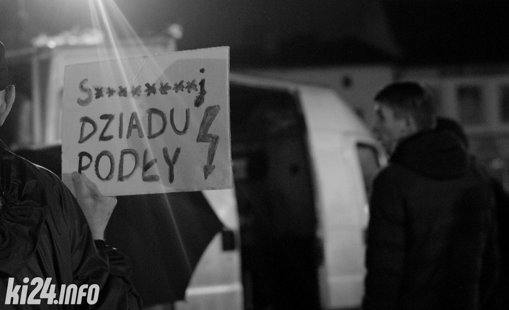 Protest przeciw wyrokowi TK