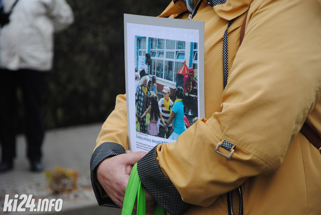 Protest przed siedzibą KSM