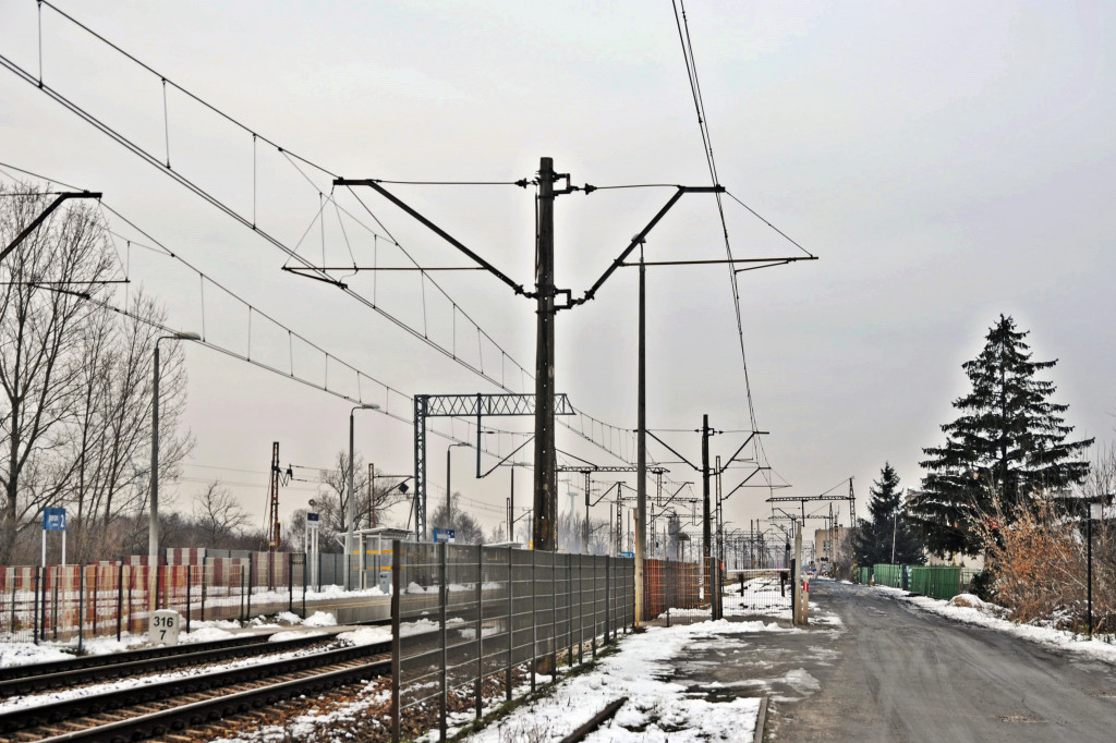 Stacja Inowrocław Rąbinek pokryta białym puchem