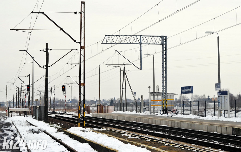 Stacja Inowrocław Rąbinek pokryta białym puchem