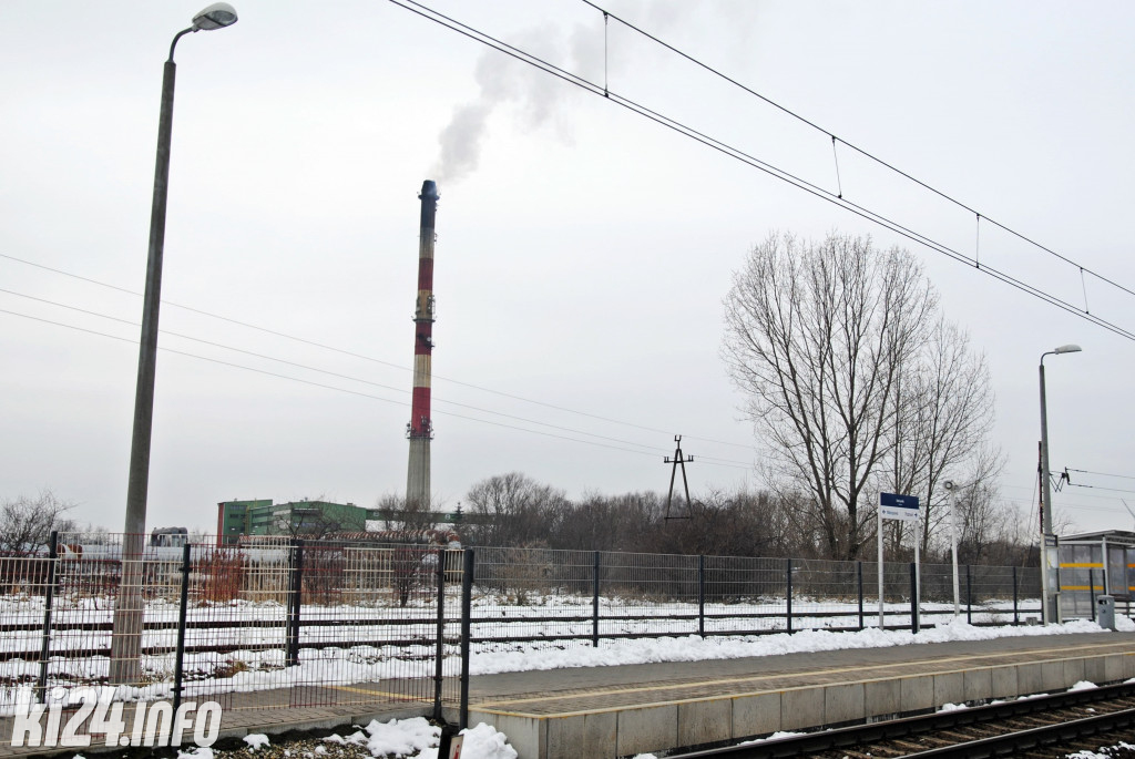 Stacja Inowrocław Rąbinek pokryta białym puchem