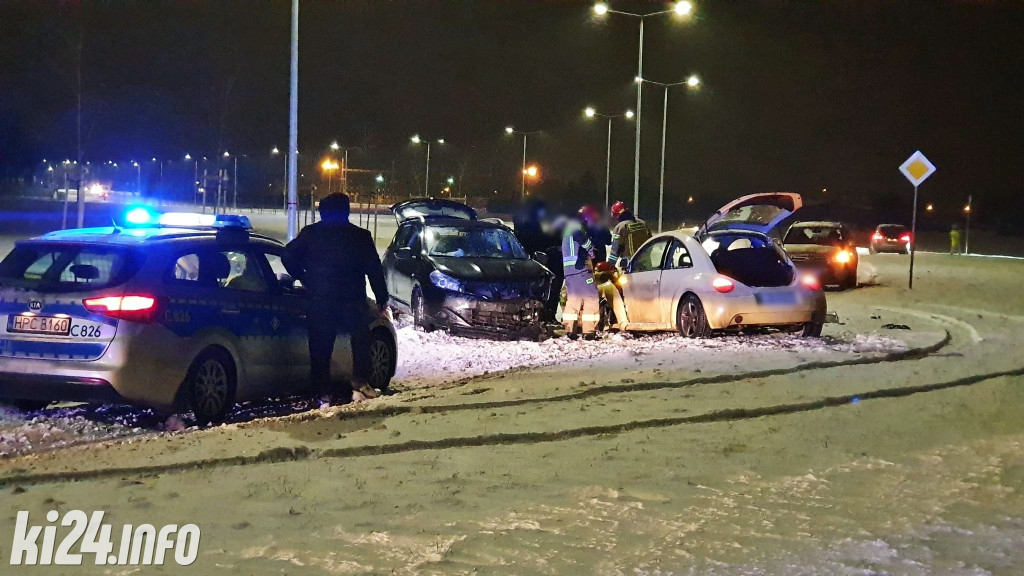 Kraksa na łączniku Marulewskiej z Długą