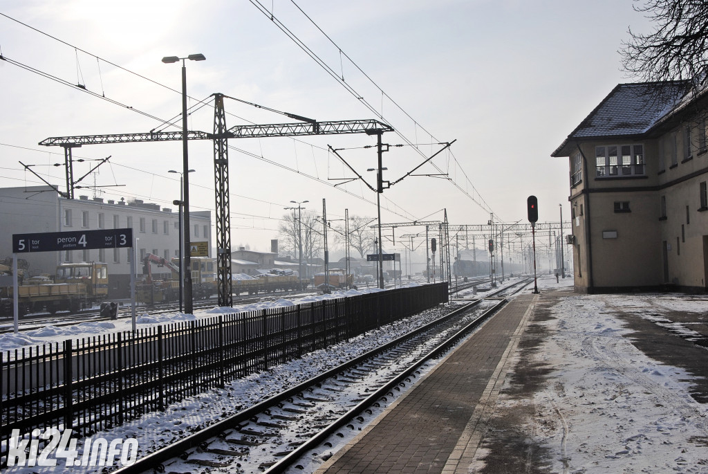 Dworzec PKP w zimowej szacie