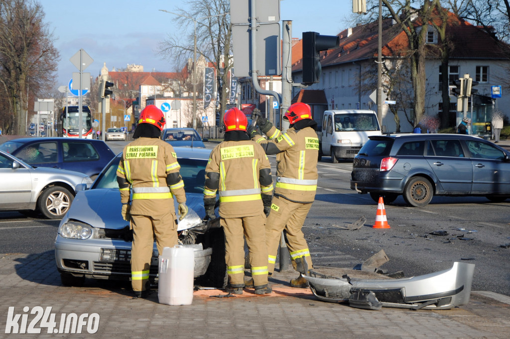 Kraksa koło Urzędu Miasta