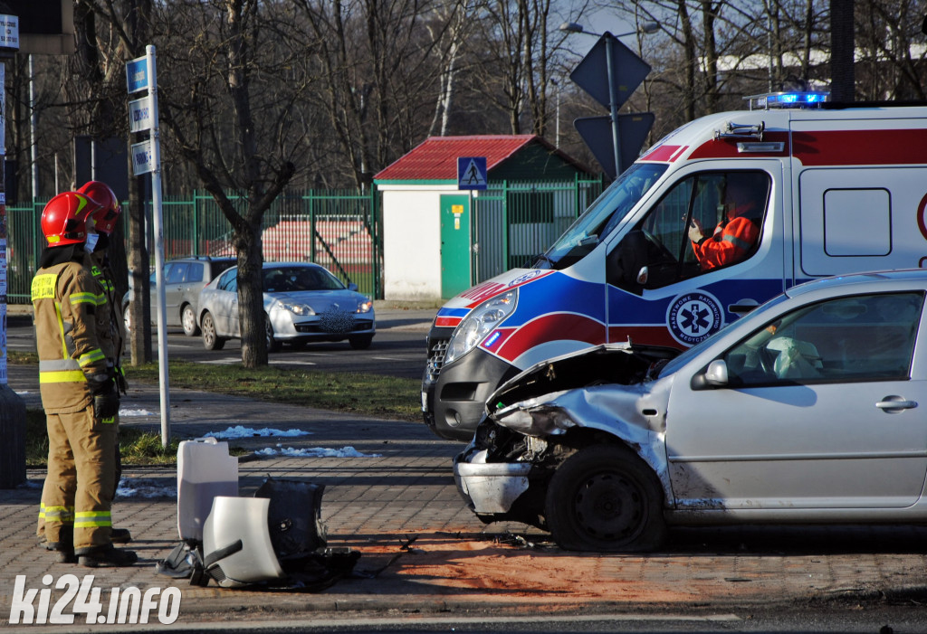 Kraksa koło Urzędu Miasta