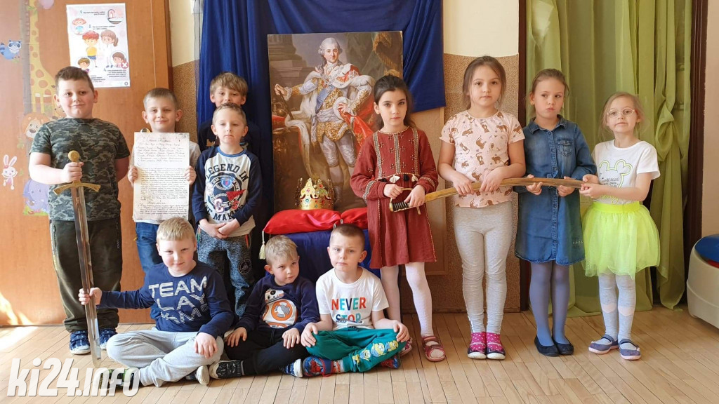 Święto Konstytucji 3 Maja w przedszkolu Słoneczko