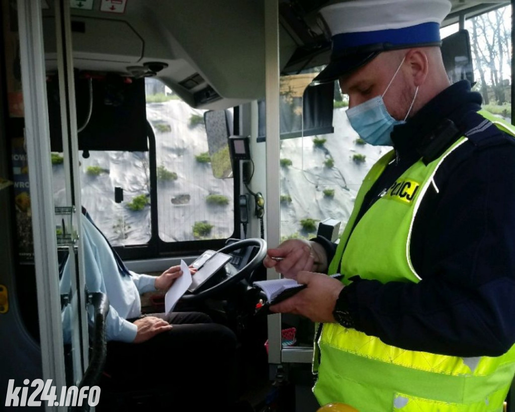 Policja kontroluje noszenie maseczek