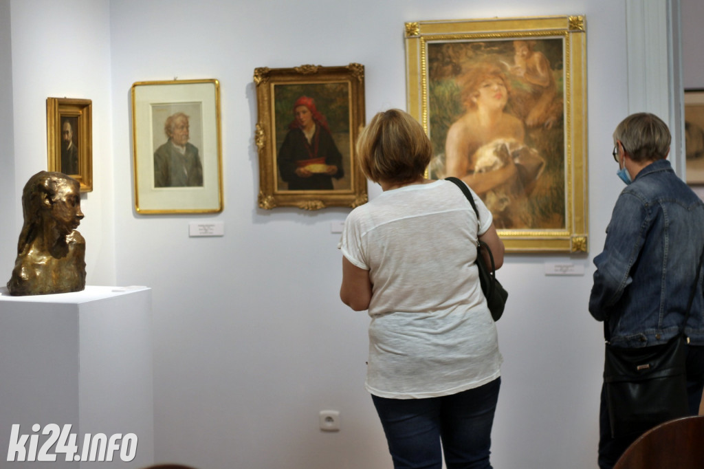 Kulturalny podwieczorek w powiatowym muzeum