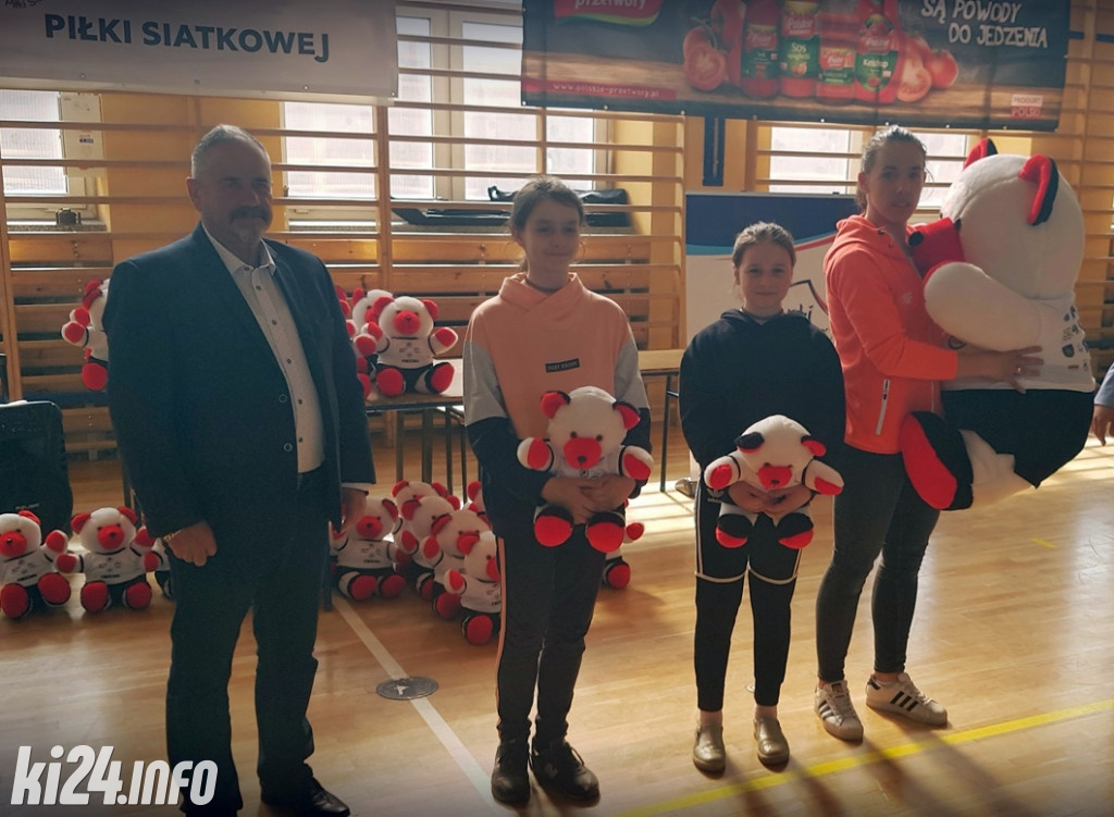Młode siatkarki z mistrzostwem województwa
