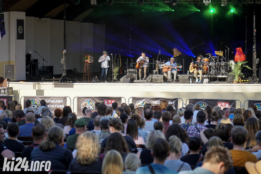 Koncert Kwiat Jabłoni i inni