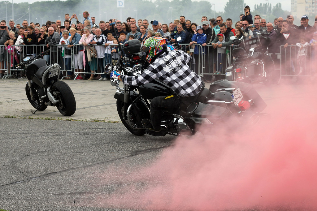 Parada motocykli na Rąbinie i pokaz stuntu