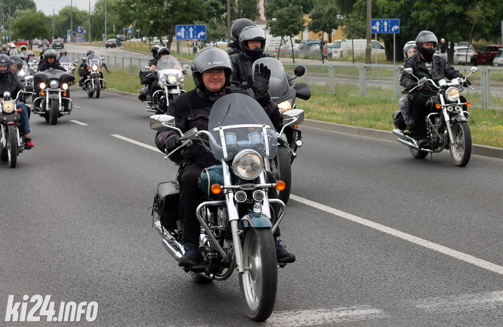 Parada motocykli na Rąbinie i pokaz stuntu