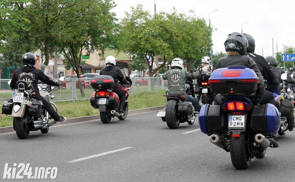 Parada motocykli na Rąbinie i pokaz stuntu