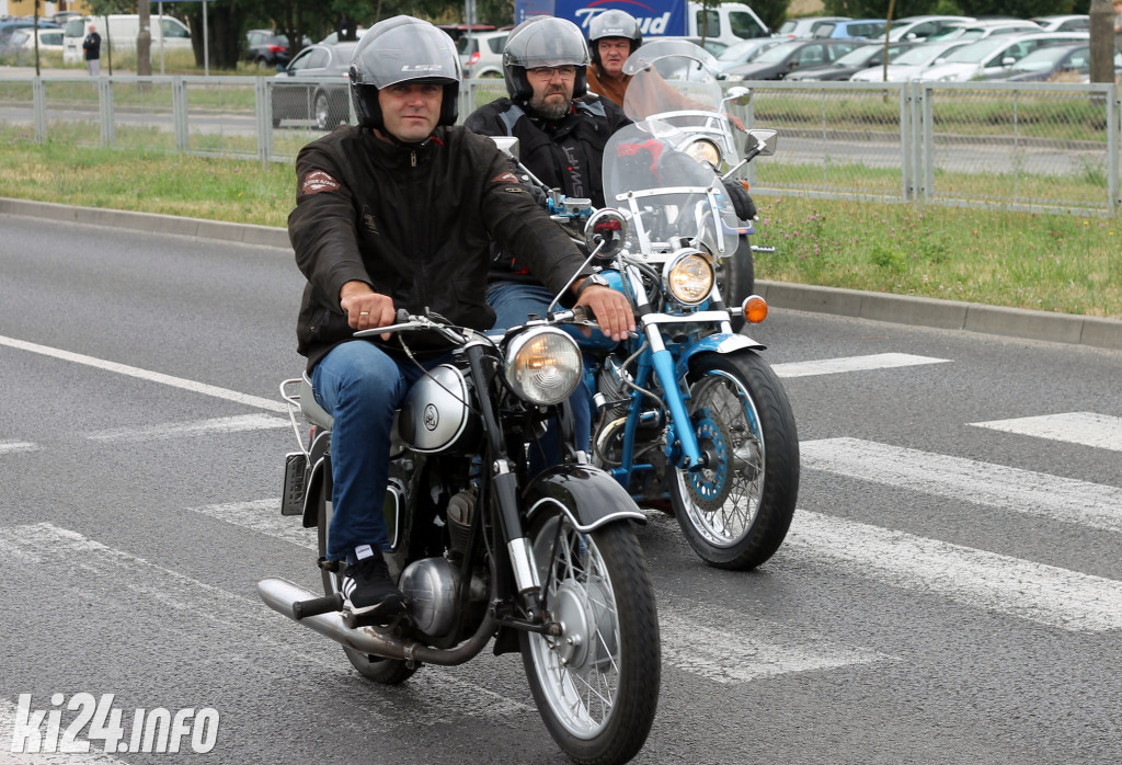 Parada motocykli na Rąbinie i pokaz stuntu