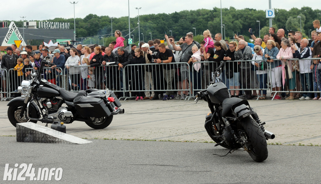 Parada motocykli na Rąbinie i pokaz stuntu