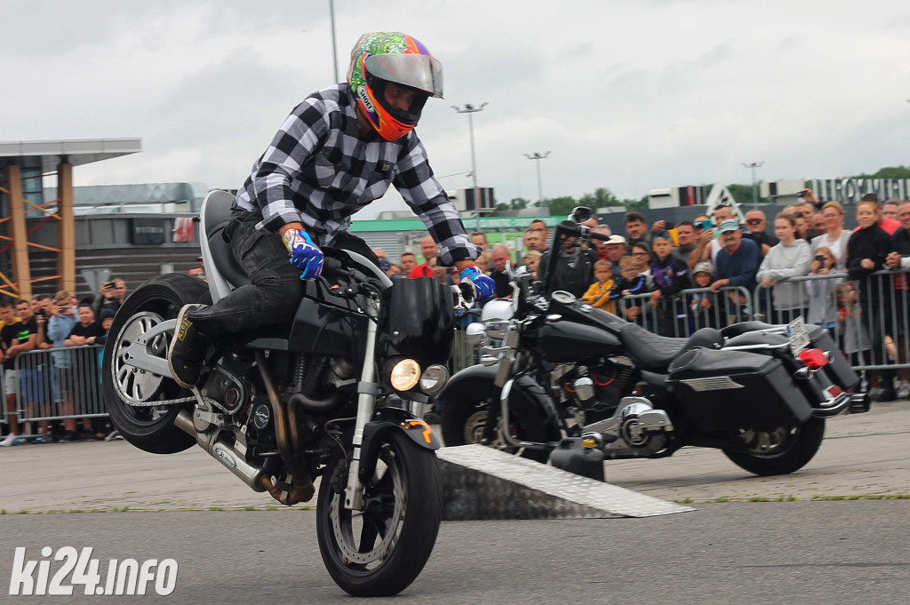 Parada motocykli na Rąbinie i pokaz stuntu